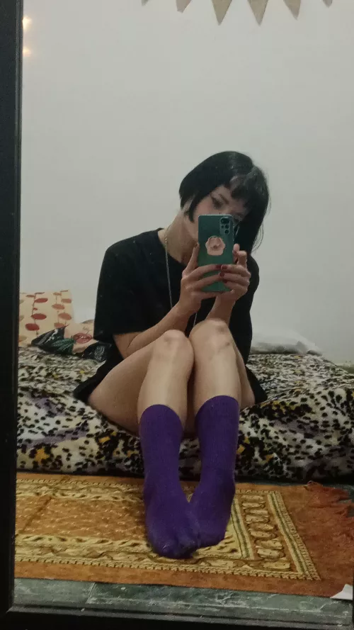 I want you to take off these stockings and suck my fingers 😌✨