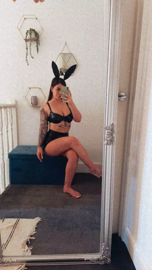 Nighttime is the right time for me to blow your mind.