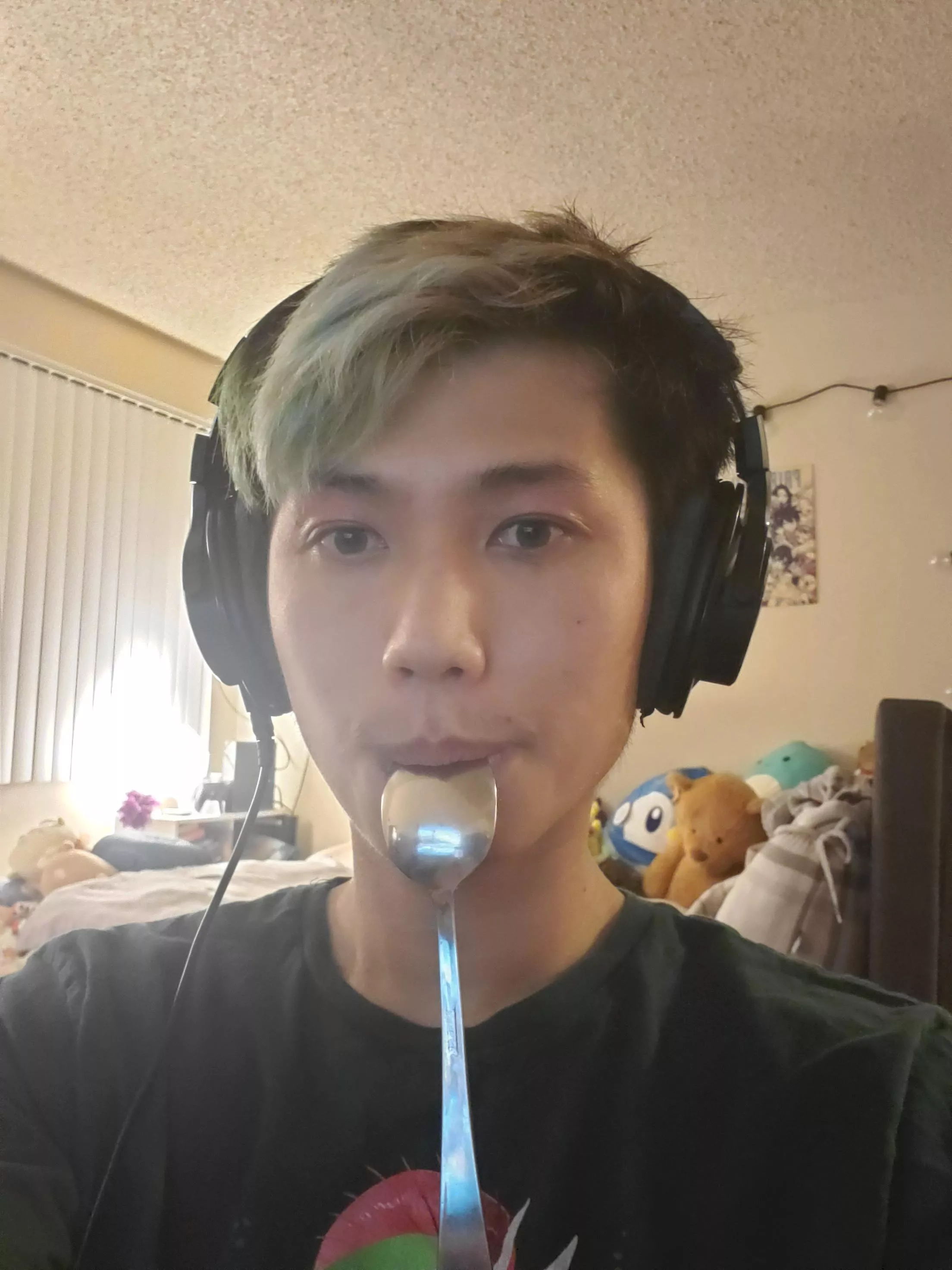 Shoving Food In My Face Before Doing My Last Day For Charity Stream For Mental Health
