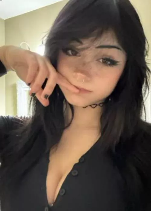 Tell me your favorite band and it will determine if we are fucking