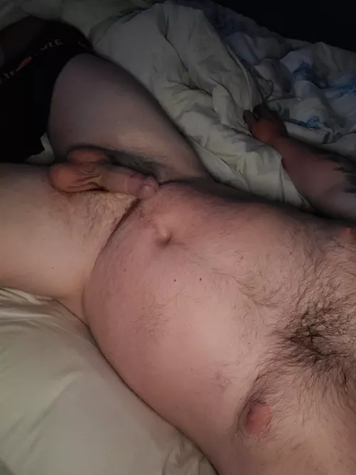 Would you hop in bed with a chubby dude like me ? 
