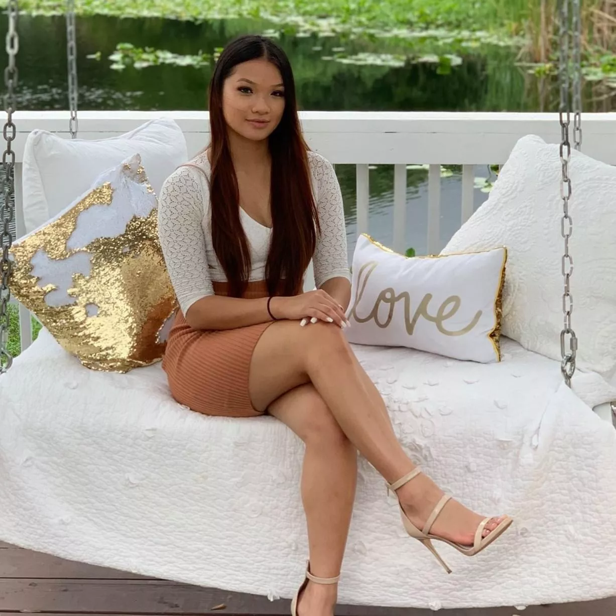 27F Vietnamese, how do I look?