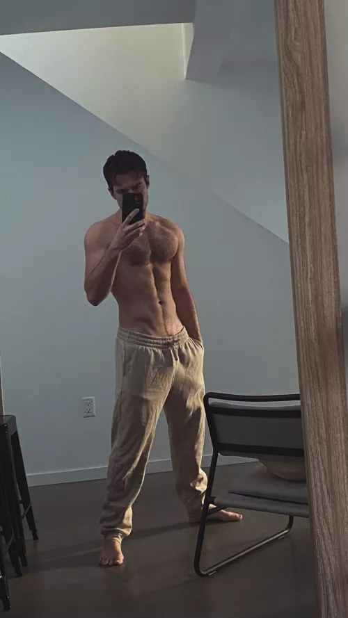 [29] Netflix and chill? 😉