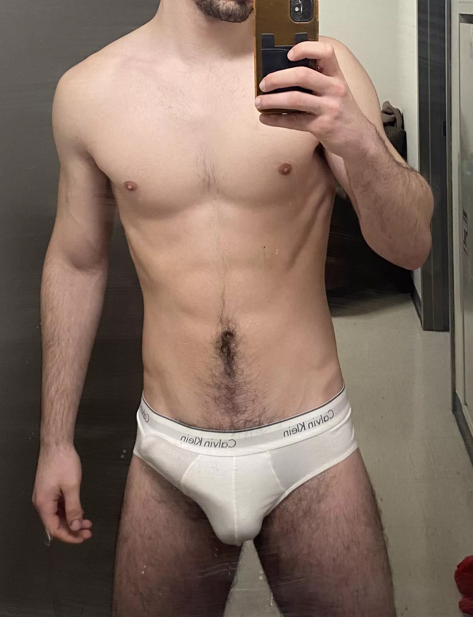 6’4 I try to be discreet 