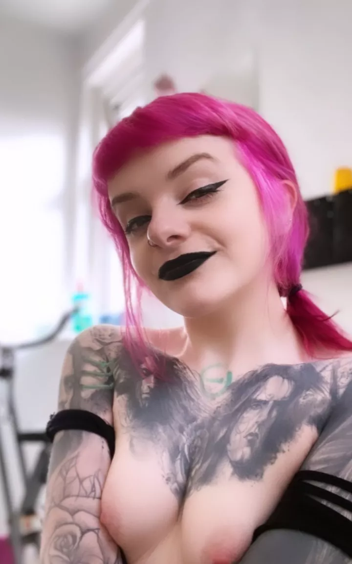 Date idea: I suck your cock until all the black lipstick comes off