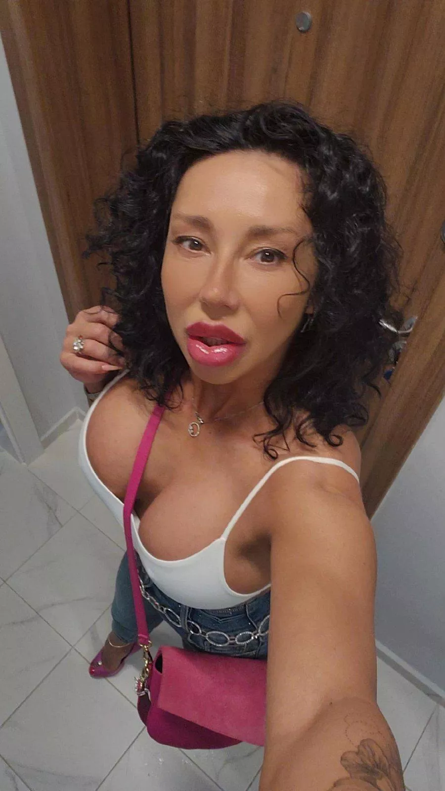 Full lips and 1000cc