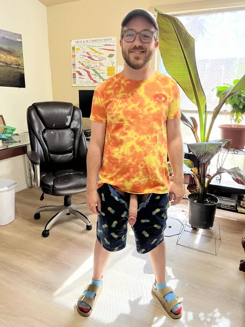 Hippie gaymer flashing my cock 🤓🍆😛