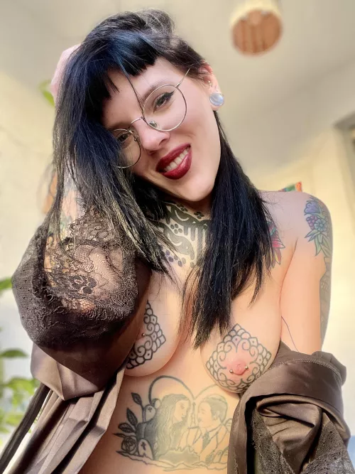 I hypnotize you with my tattooed tits to make you my sex toy