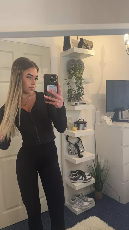 lovin my petite body