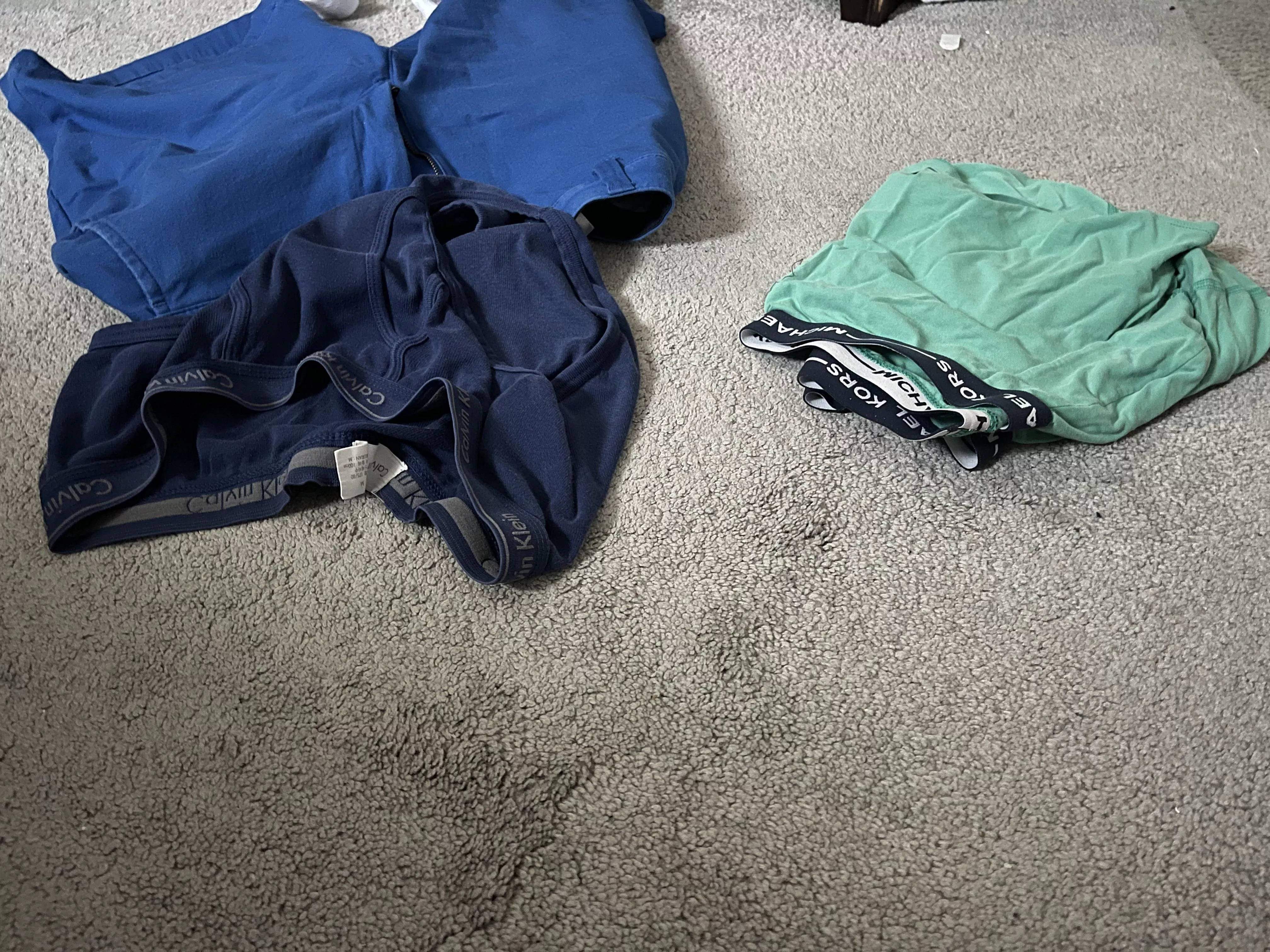 Met a guy at the mall. Picked him up. Now he wants to trade underwear ? 🤔 would you? 