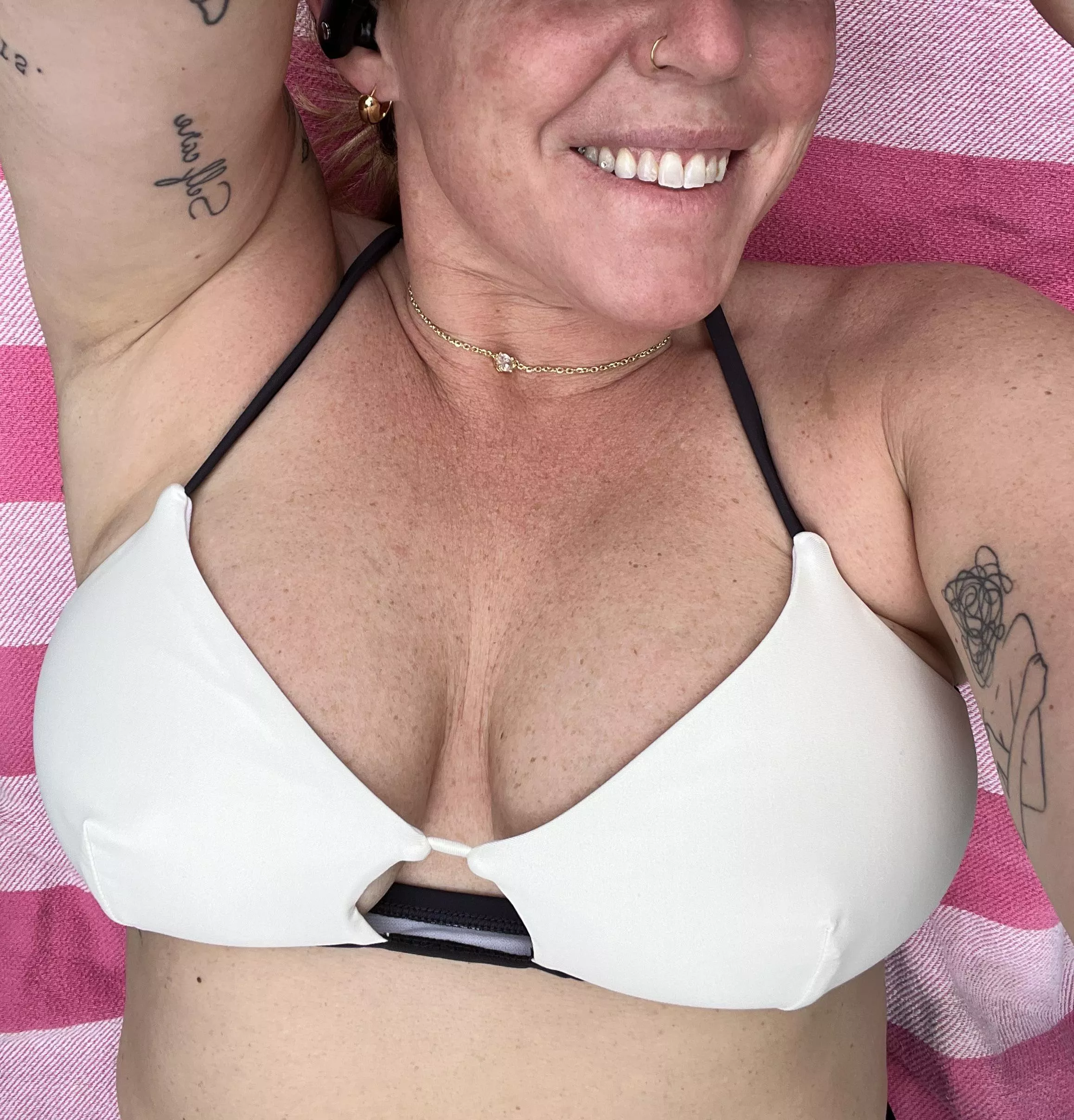 Mommy needs her pool therapy. Look at those freckles…