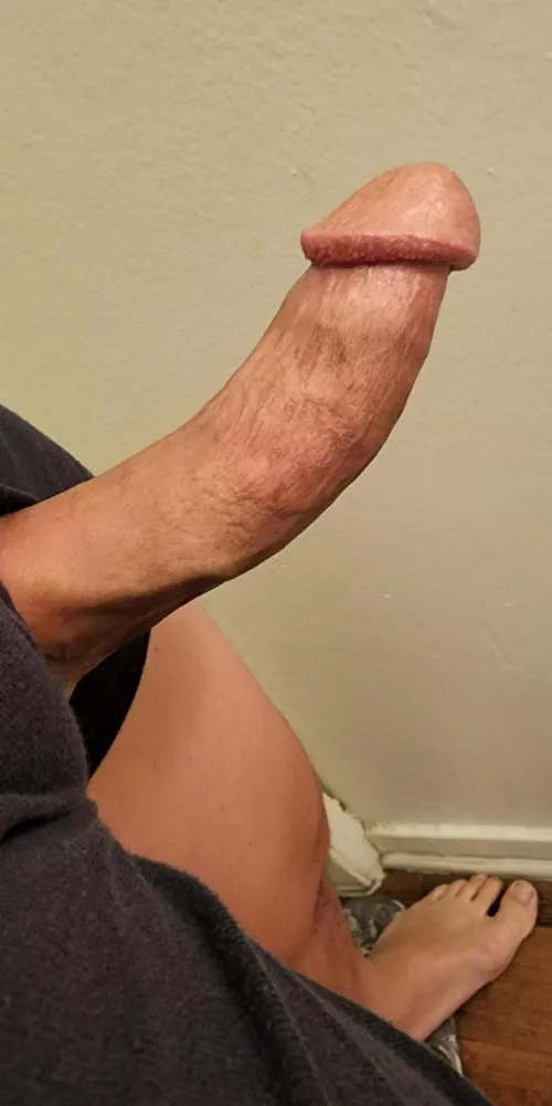 Not sure what happened to the other bicurious subreddits but guess I'll share my cock here 😉👍🏼