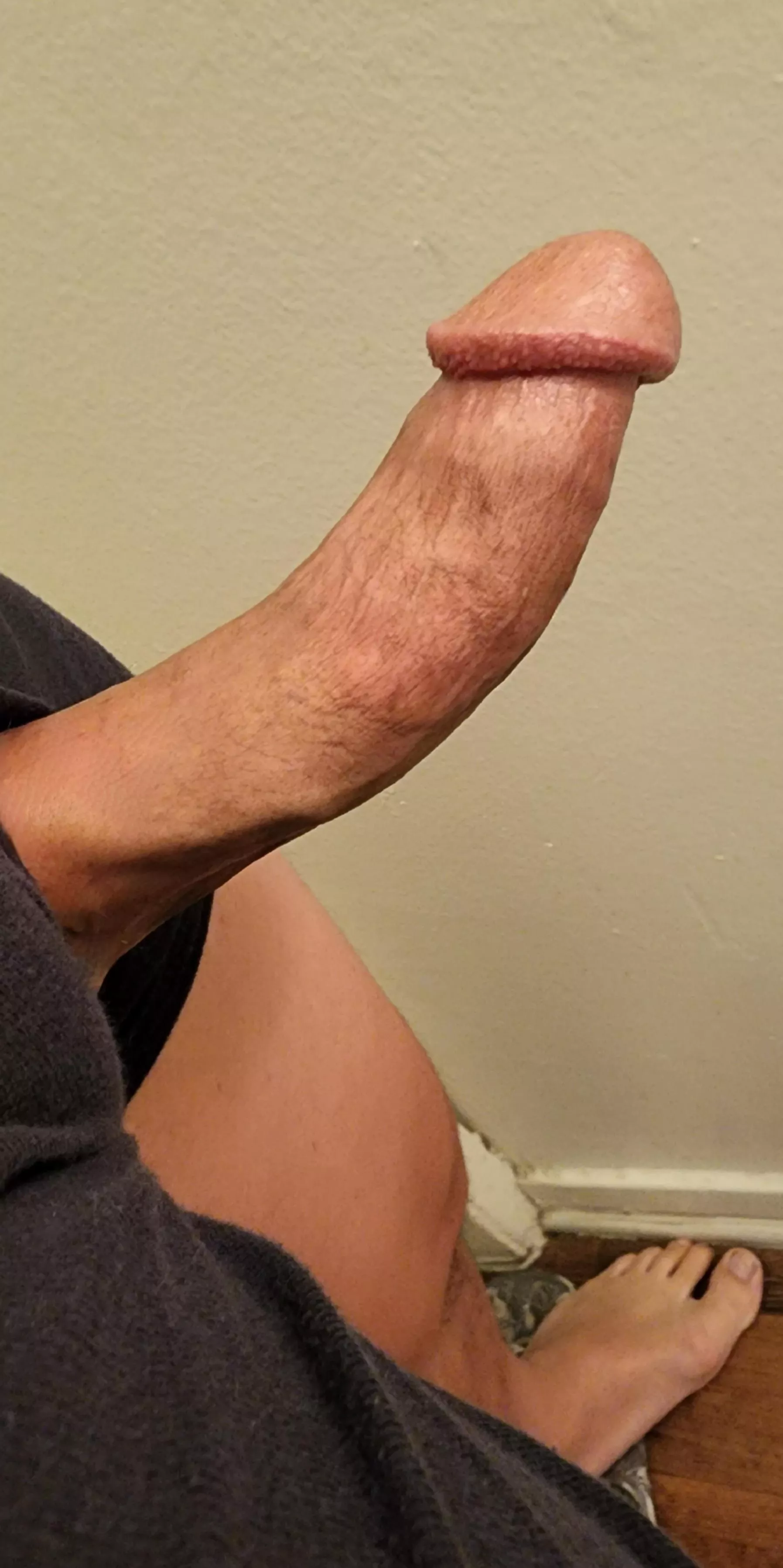 Not sure what happened to the other bicurious subreddits but guess I'll share my cock here 😉👍🏼