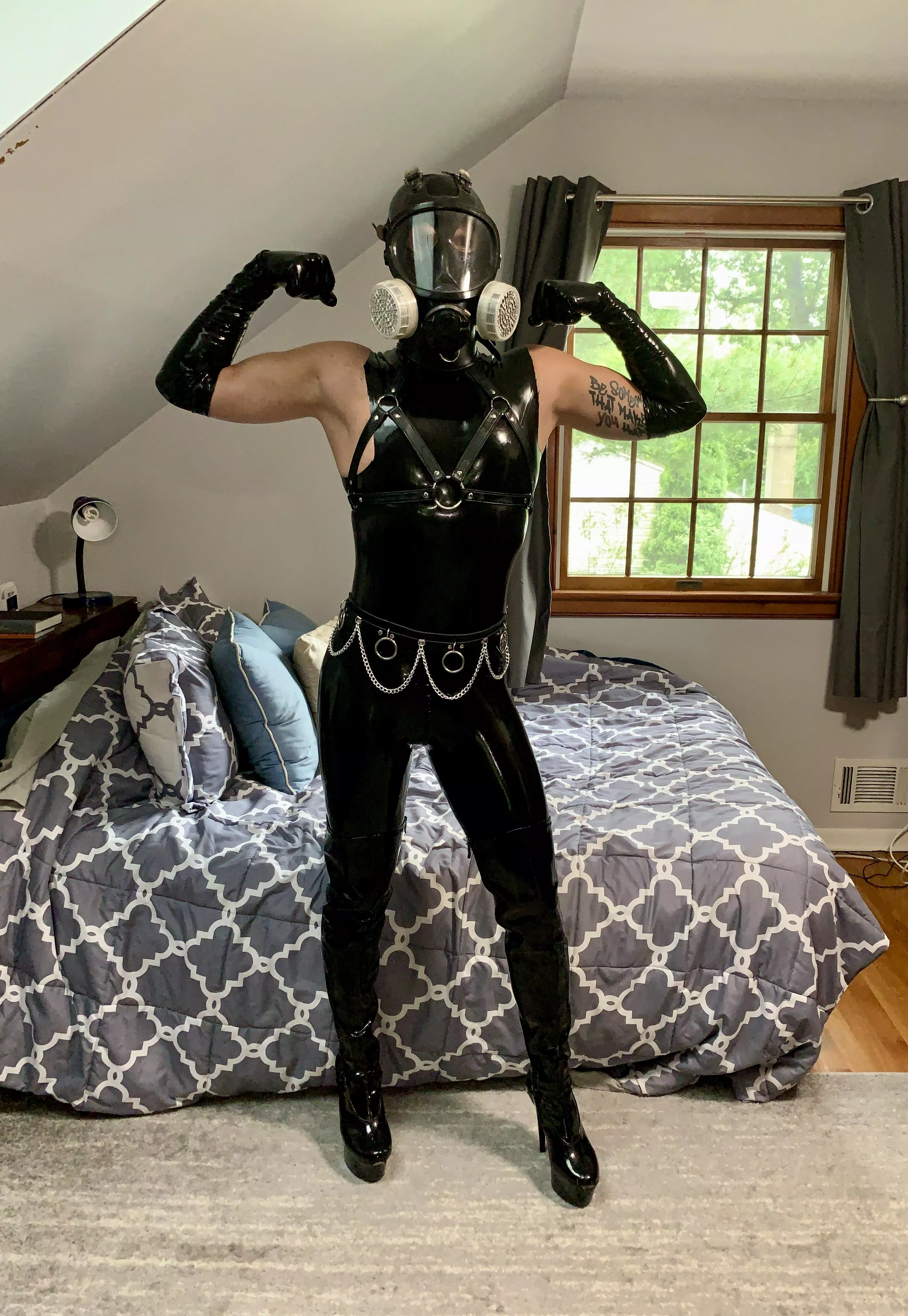 Rubber, chains and harnesses make Me feel powerful 🖤