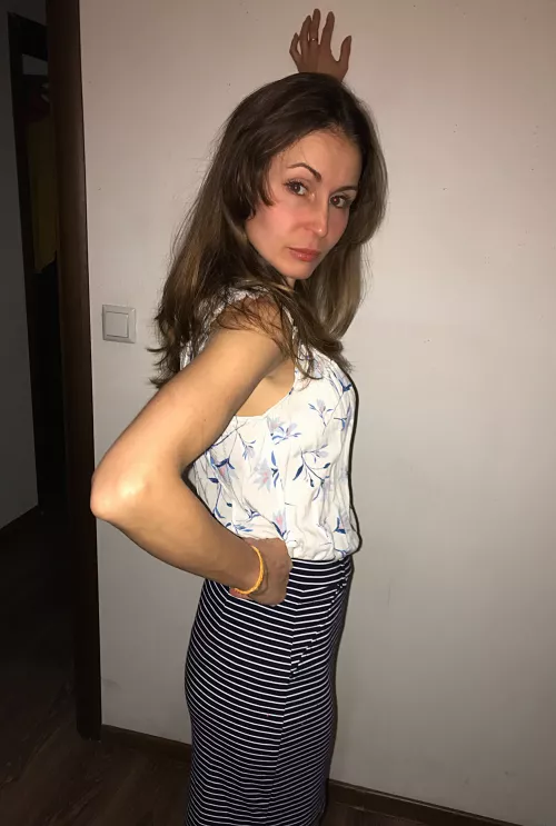 This look should charm you.