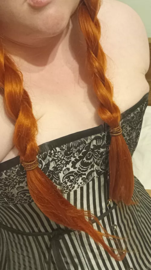 How does this corset make me look? X