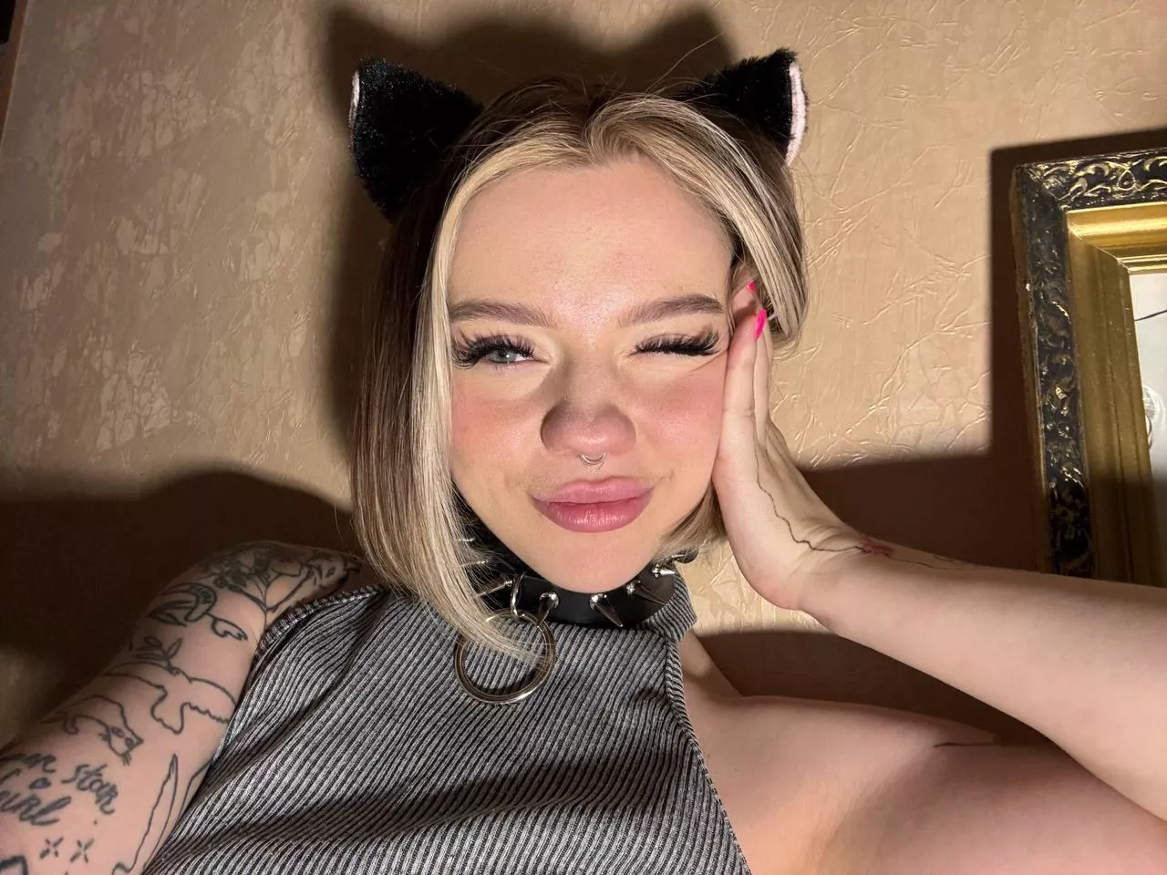 how you'd play with that cute cat