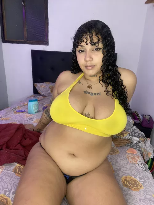 I like to have my legs and belly squeezed while I'm on top. Do you like to squeeze? 