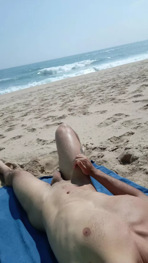 It's now officially difficult not going to the nude beach 🏖️