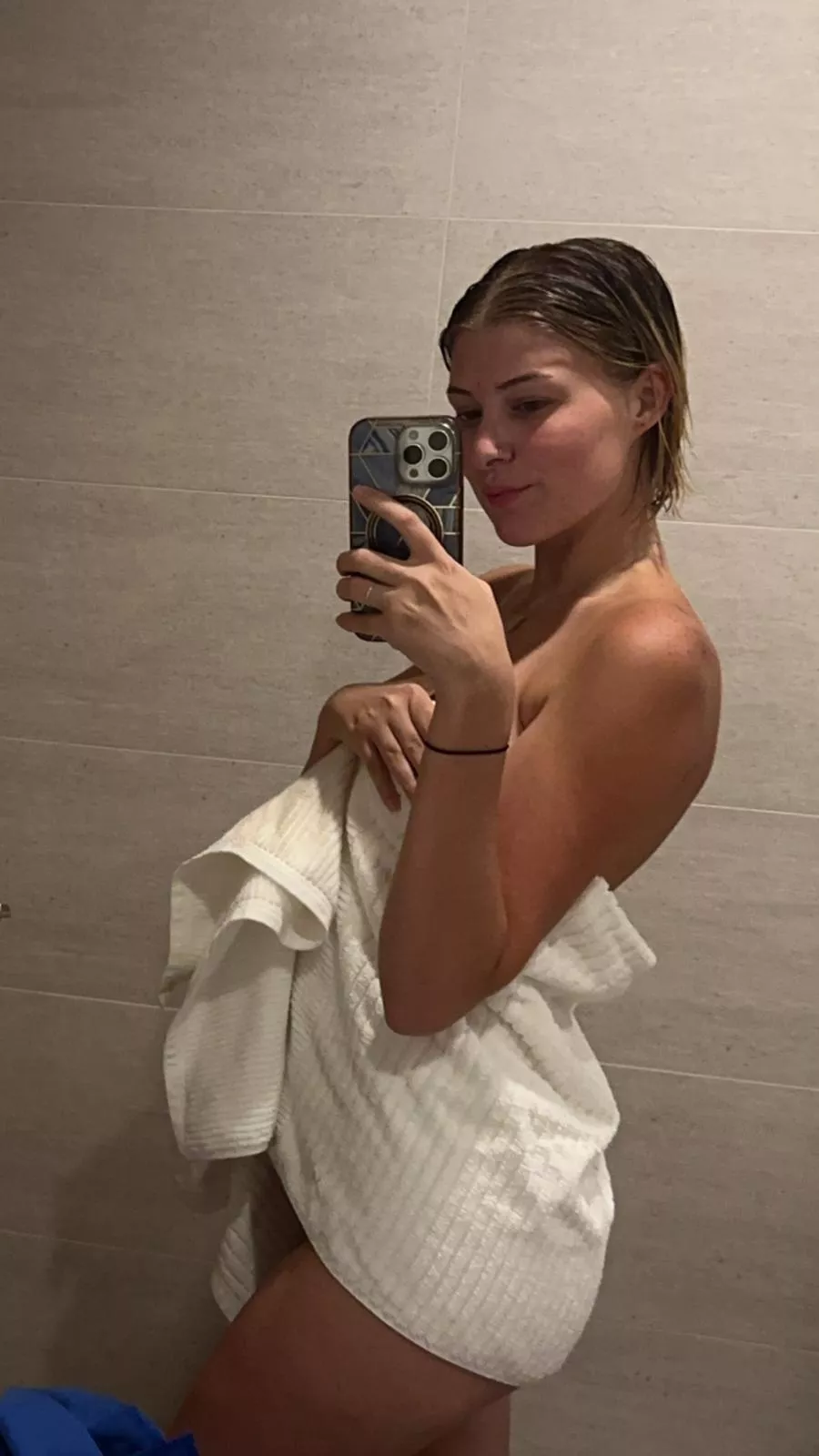 My mirror knows how dirty i am