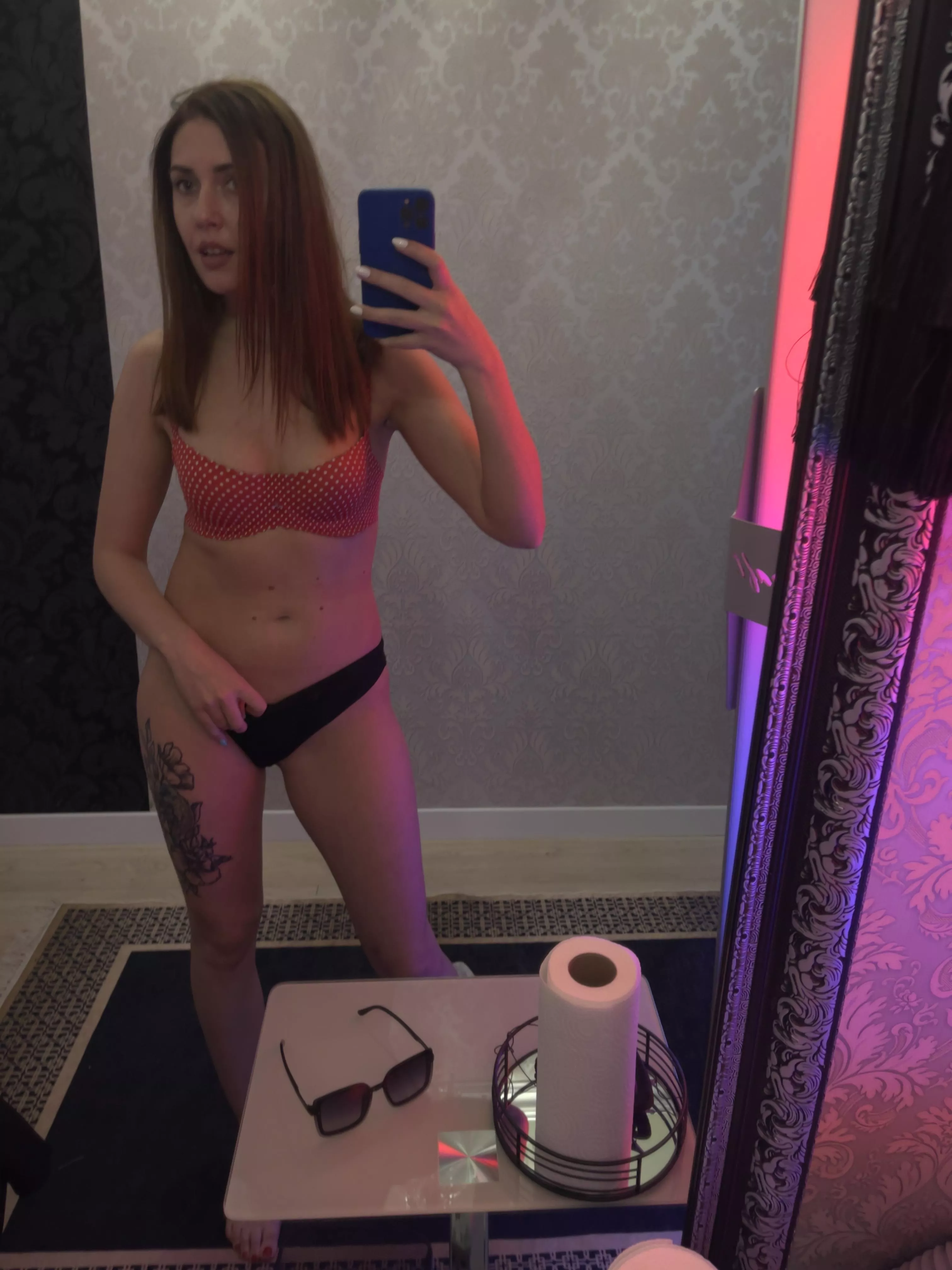 strawberry chocolate ice cream 