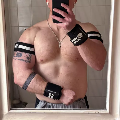 Suns out, guns out (40)