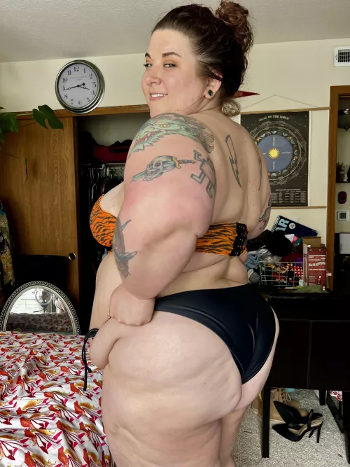 Tiny bikini season is my favorite! ☺️