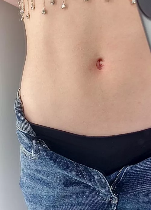 Can you guess why my bellybutton is red…?