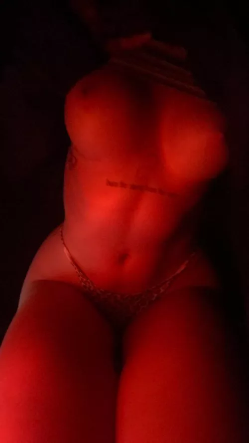 Can you see these tits