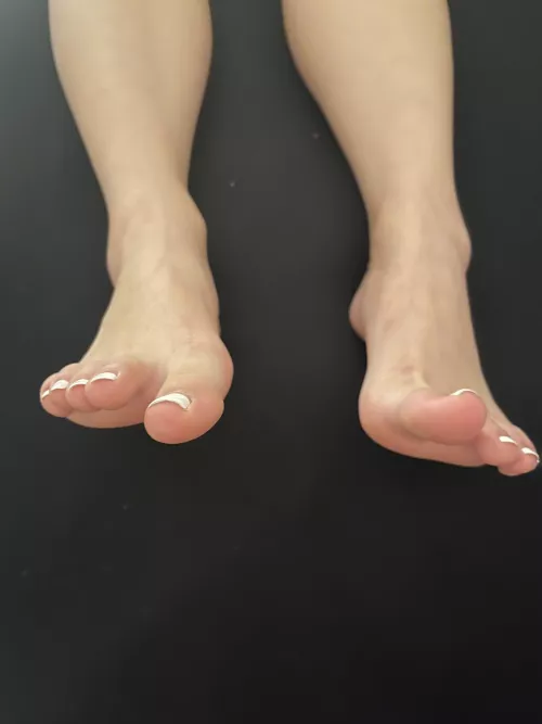 Lick my toes thoroughly