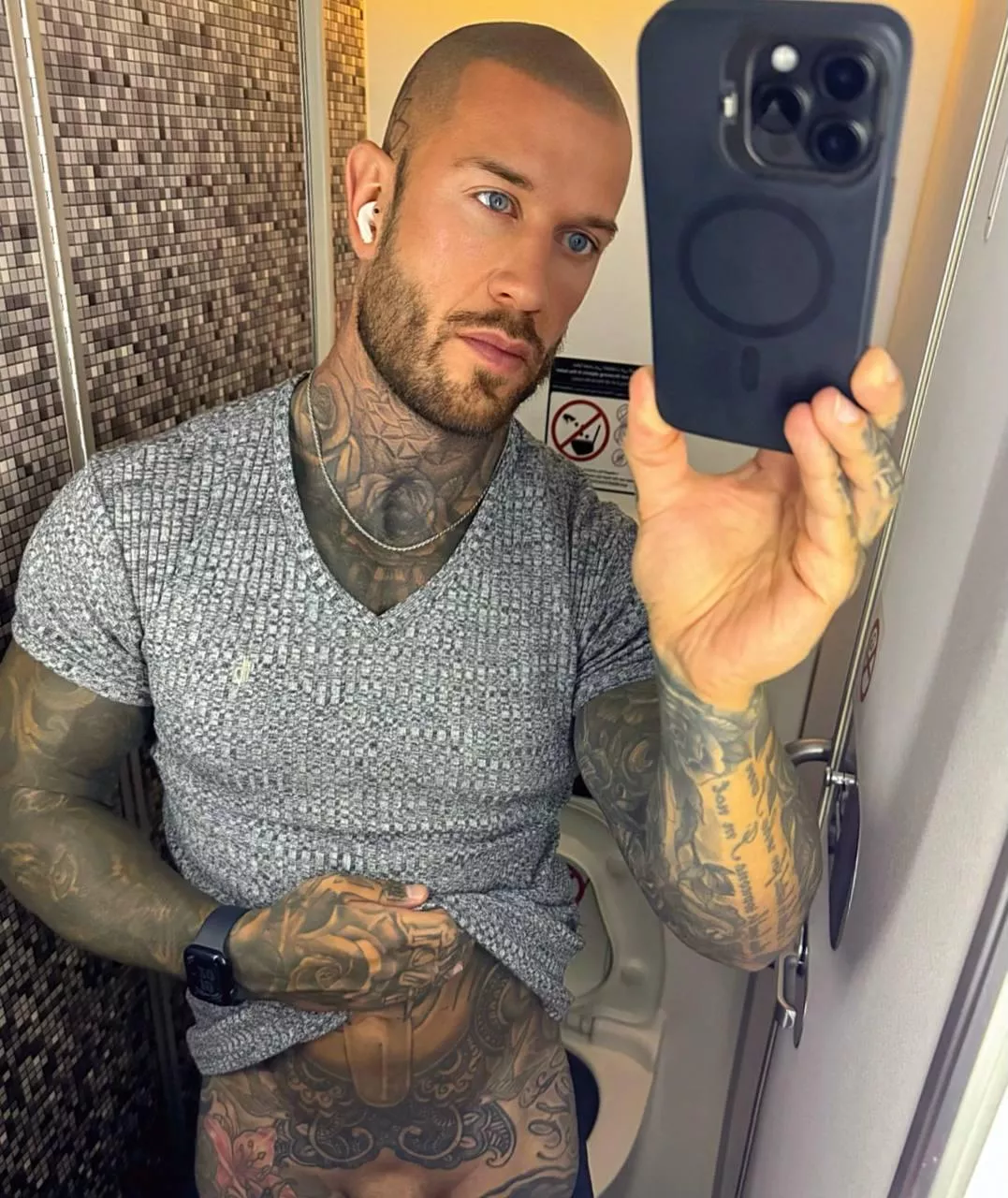 Mile high club anyone?? 