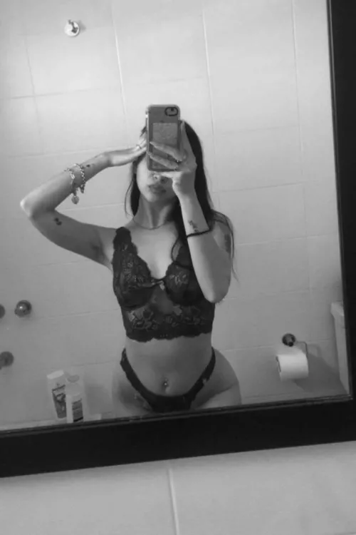 Should I wear more croptops? yes or no?