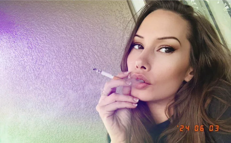 Tell me … little addict , how’s that smoking fetish going ? ✨💨