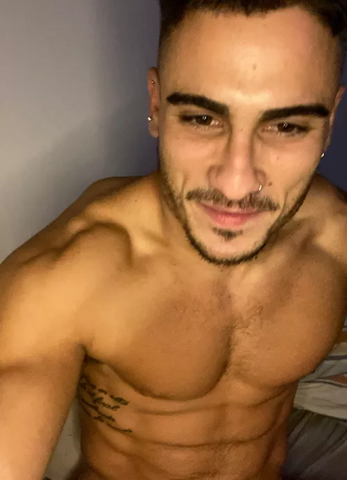 Wanna see how I turn heads at the beach?