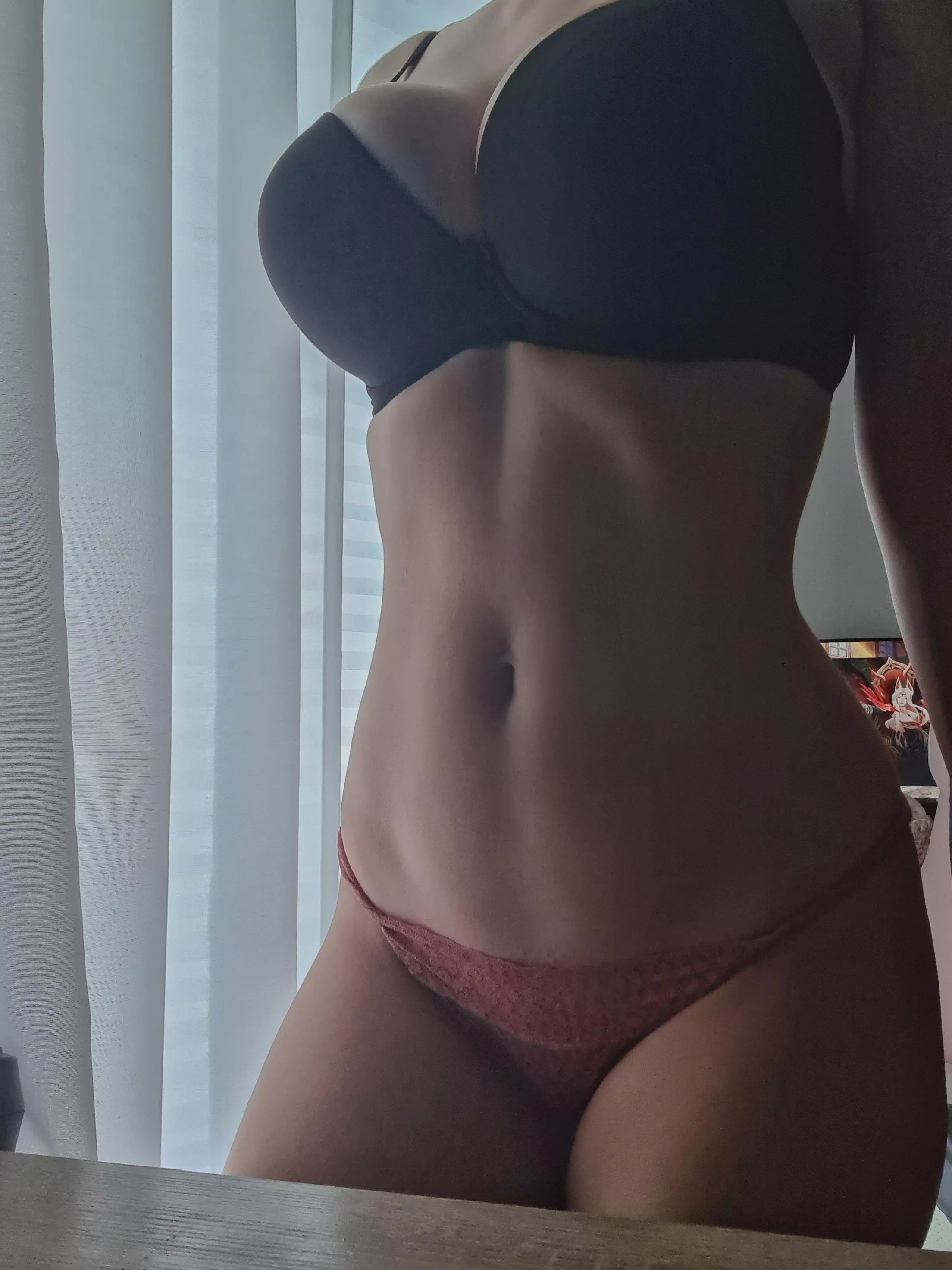 When it gets too hot in the summer, this is how I play league. I always insta lock lux.