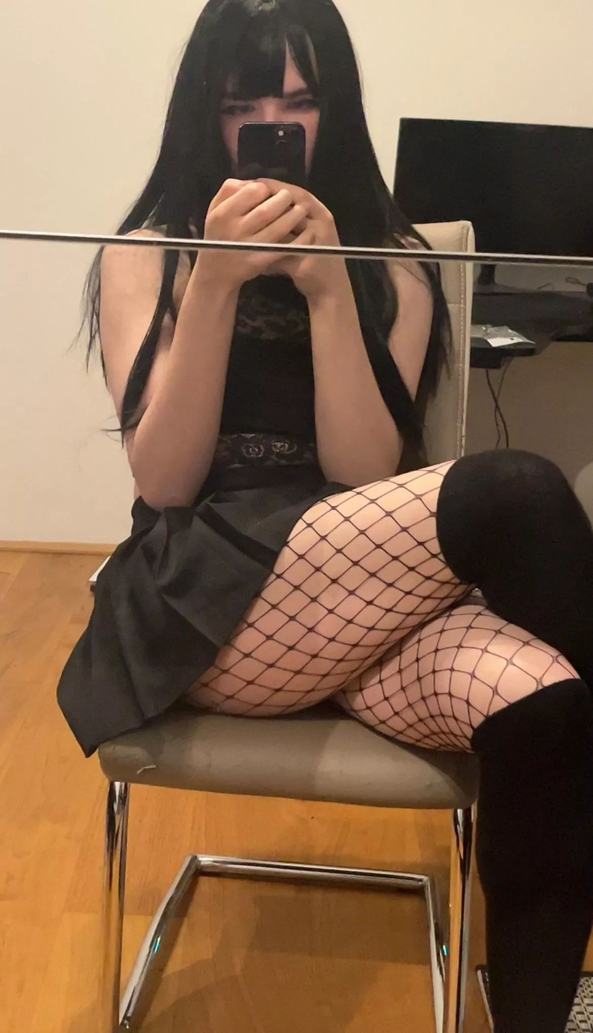 Can’t decide if I like this photo🤔