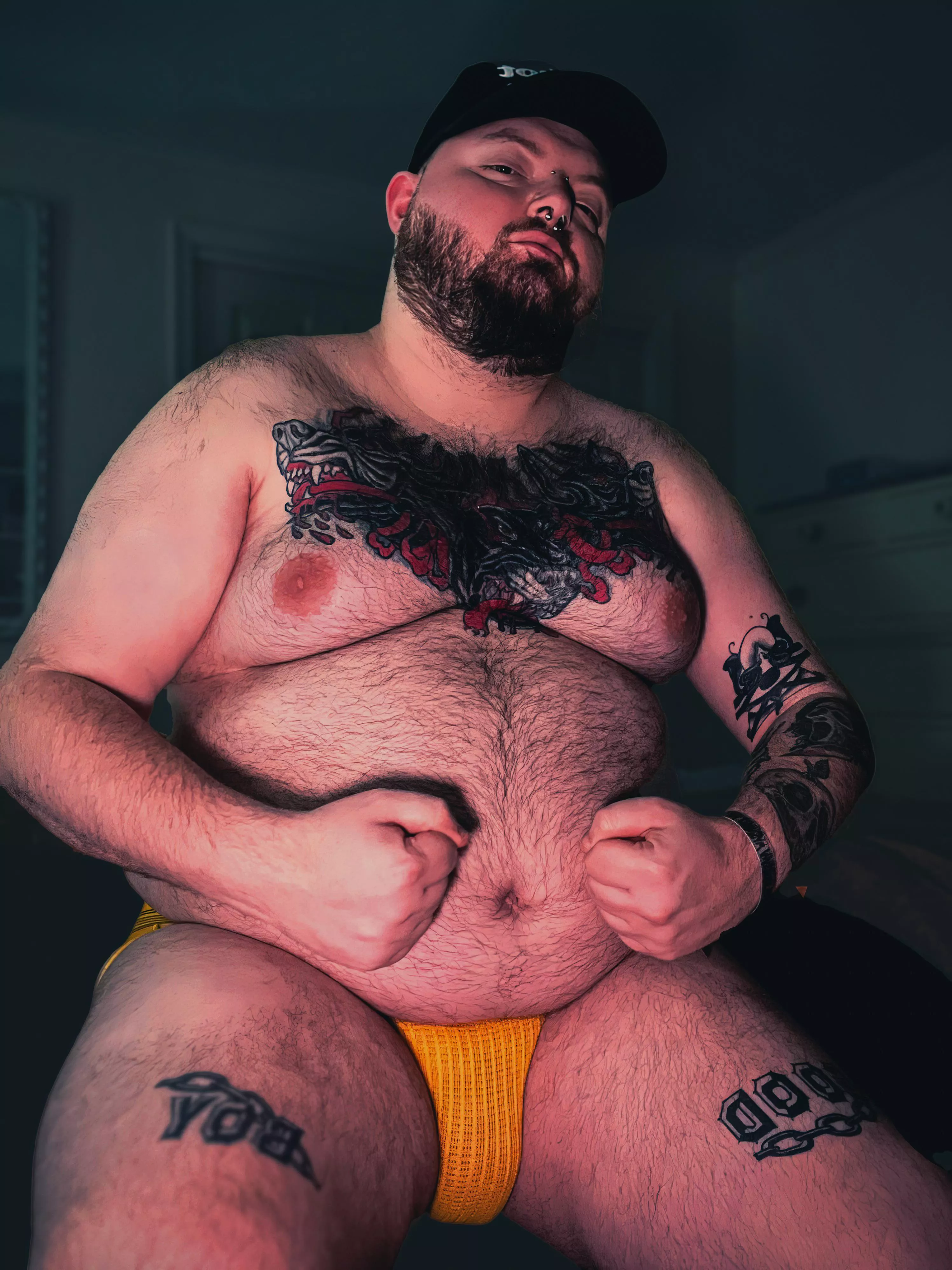 Currently taking applications with the summer coming up to clean house/cut grass/wash cars in this exact outfit. 👀