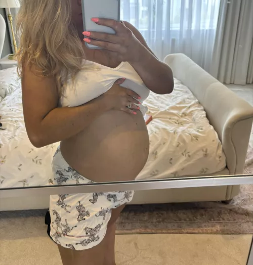 Good morning ☀️ this pregnant mama just woken up!