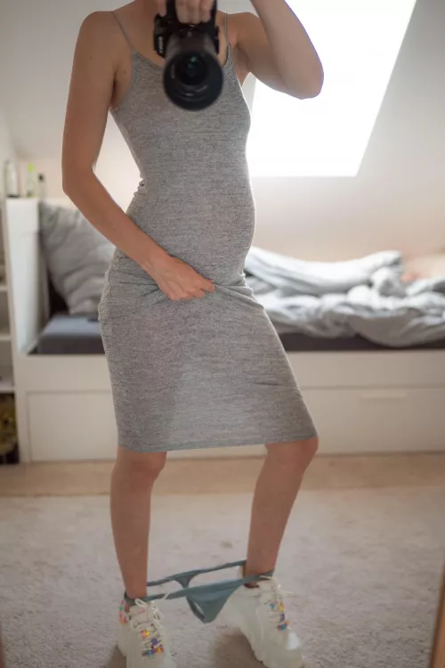I think my favorite pregnancy clothes are dresses again