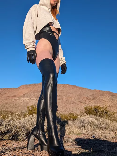 if you woke up in the desert and saw me standing over you, what would you do?