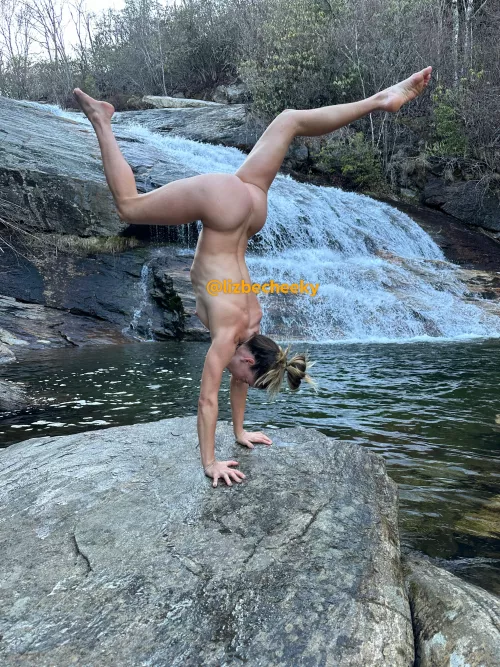 Love me some handstand