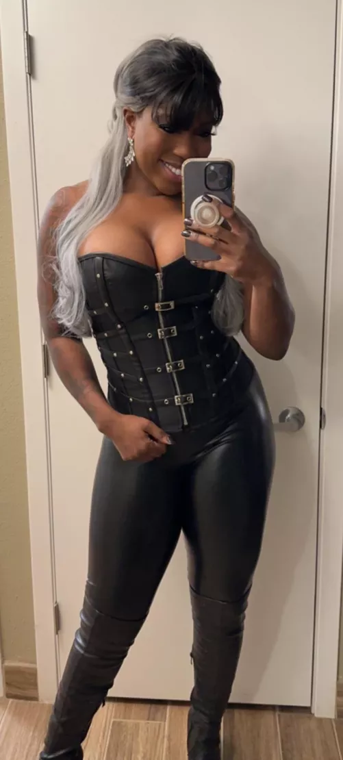 Nothing like a woman in leather 