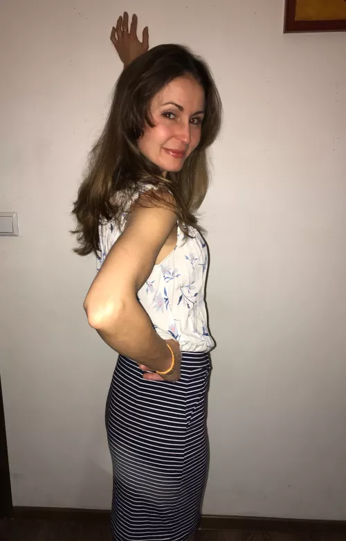 Take me for a slow dance tonight and don't get tired quickly.