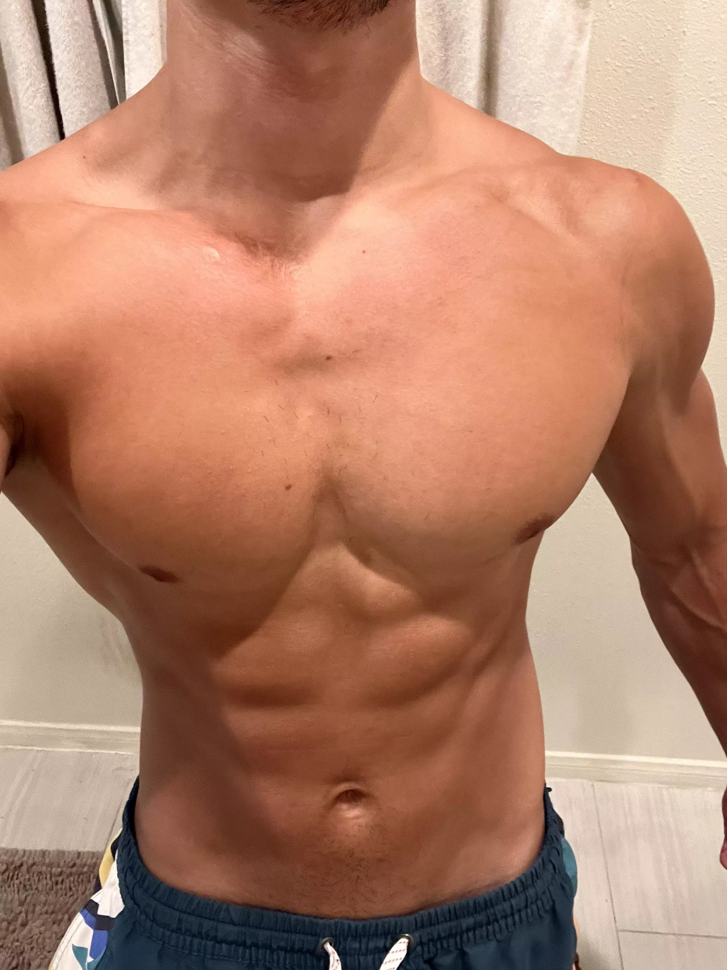 Funky lighting but check out my V 😊😁