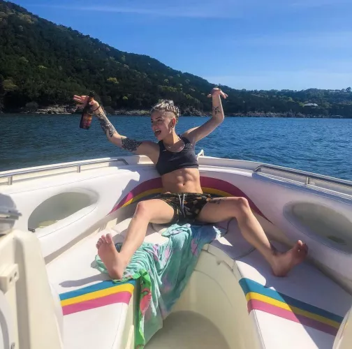 Golden retriever masc w/ a black cat wife lol