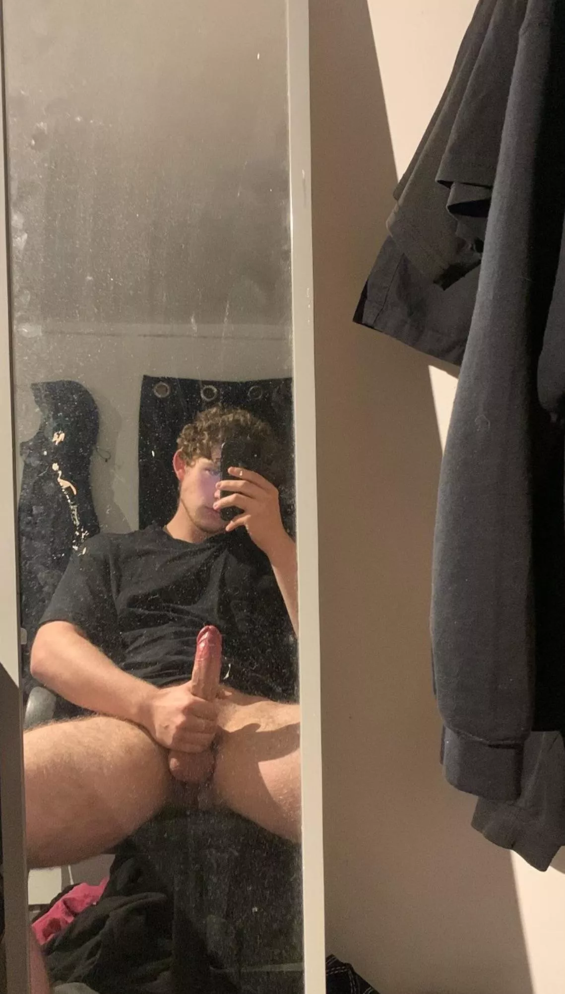 My boyfriend is feeling insecure, can you guys give him some reassurance 💕