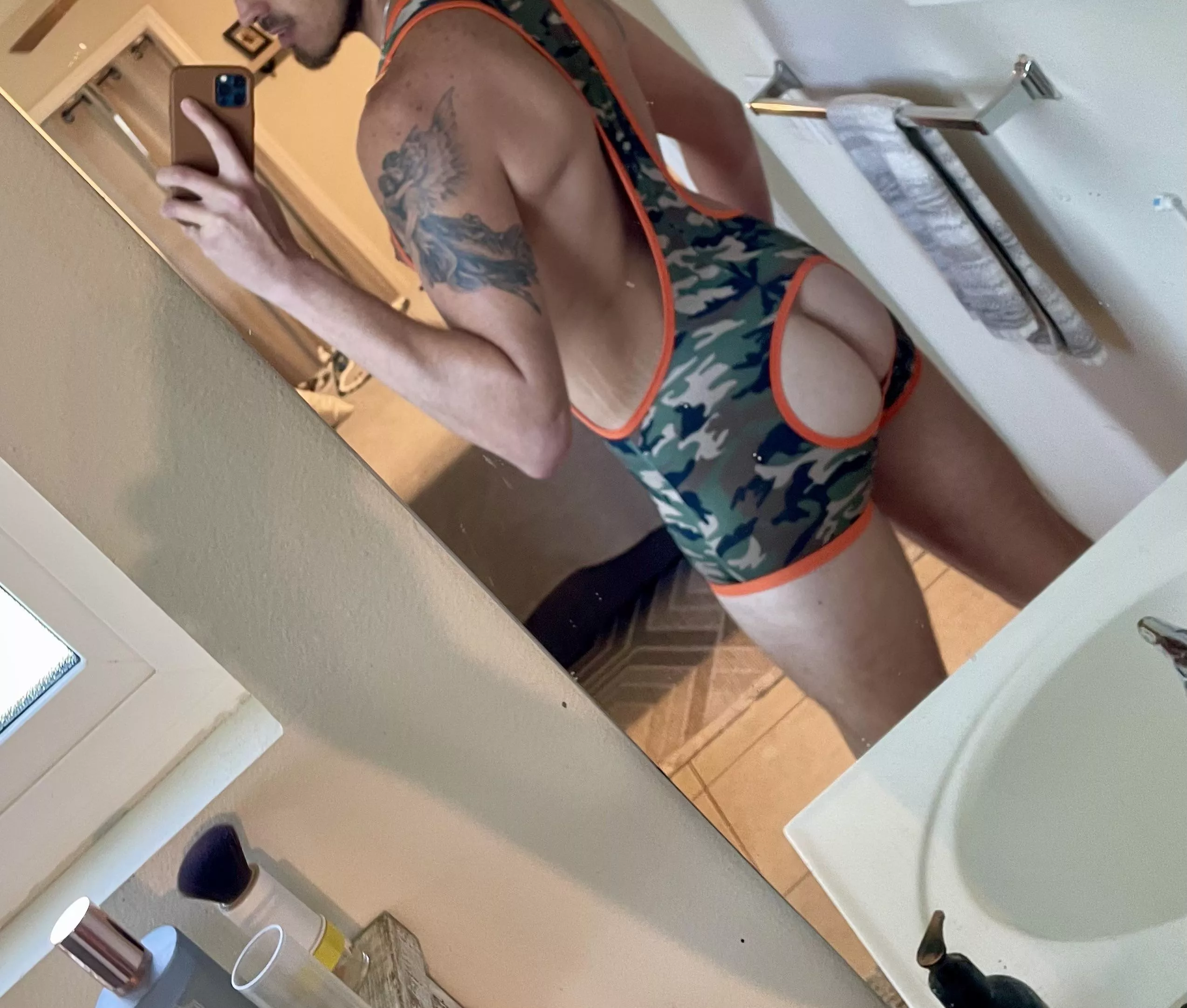 New singlet 😈🍑