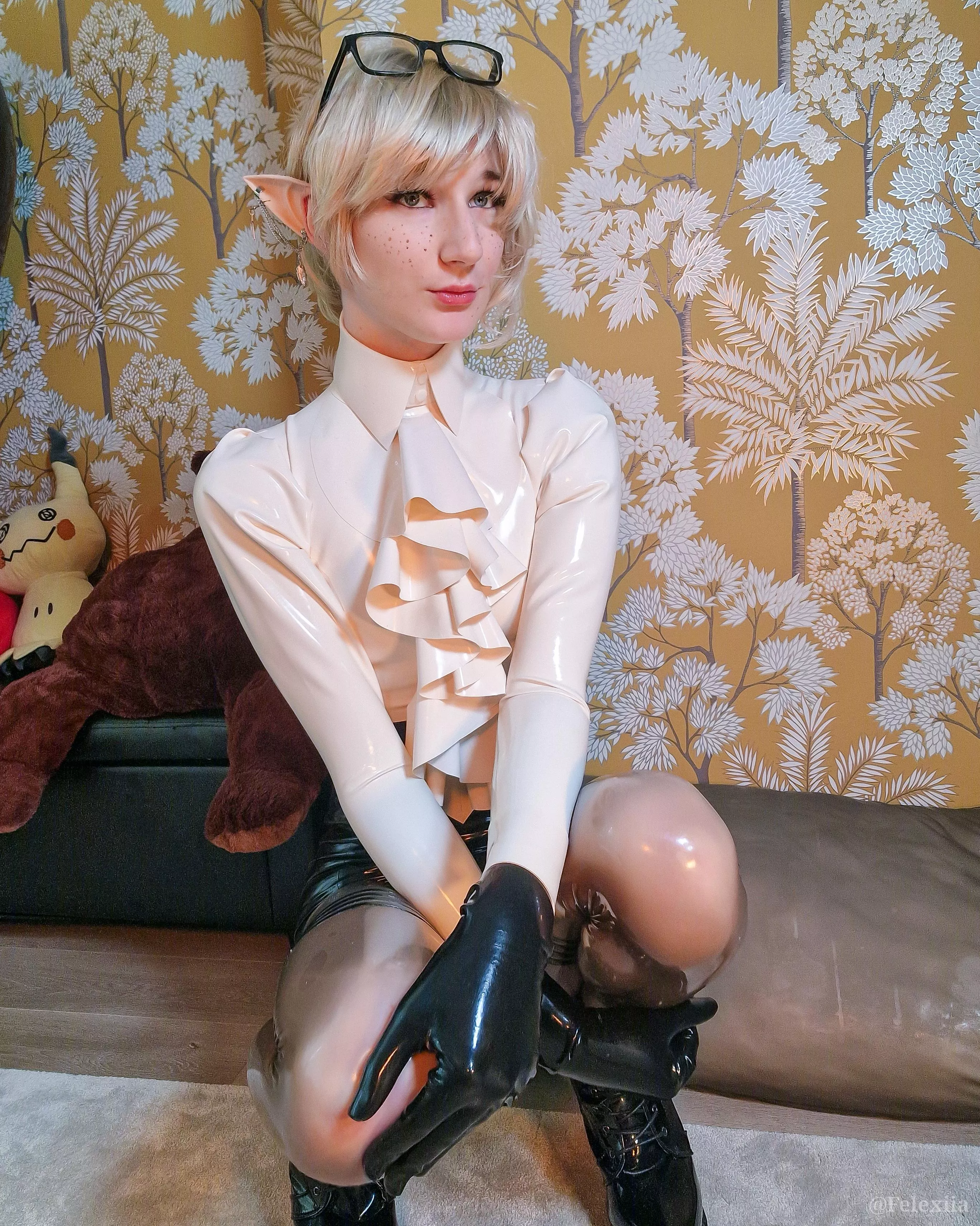 That 19th century vampire fashion :)