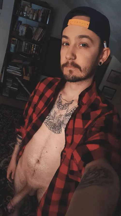 Thought I'd stroke my cock to see if it makes the day go by any quicker. It'll at least make it more enjoyable 😉