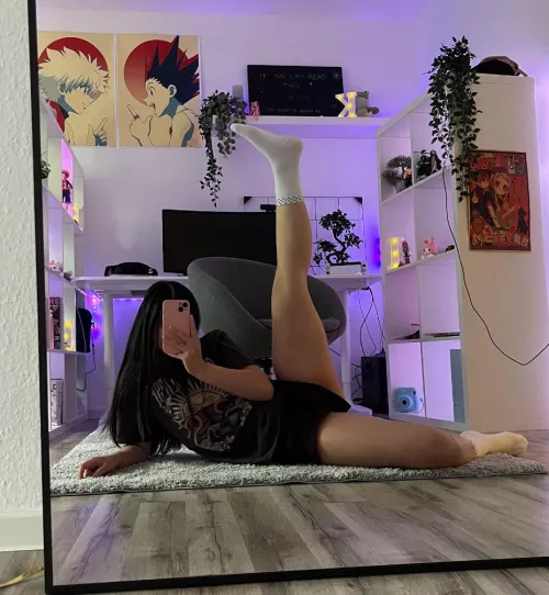 U come to my dorm seeing me stretch what’s coming next 🤭